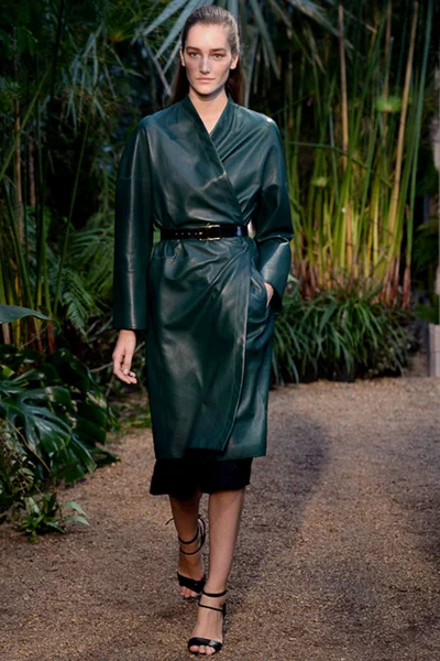 Look 10